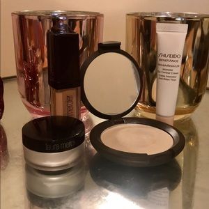 Becca Poured Shimmering Skin Perfector in Pearl!